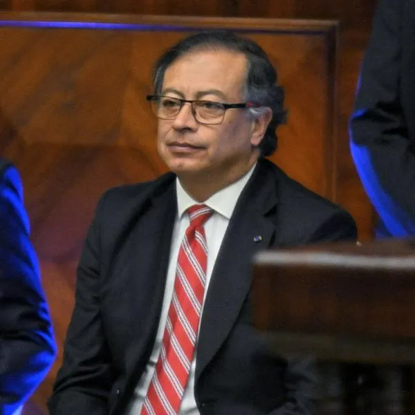 Empresarios reaccionan la propuesta de una nueva asamblea constituyente en Colombia de Gustavo Petro
