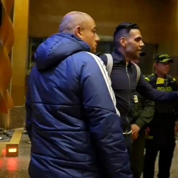 Falcao pasó susto (divertido) durante su llegada a Bogotá