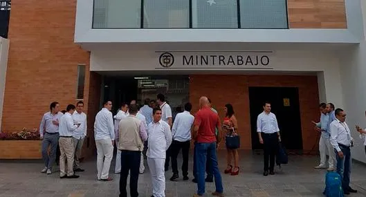MinTrabajo y sindicatos acordaron reanudar labores tras el paro el 9 de julio