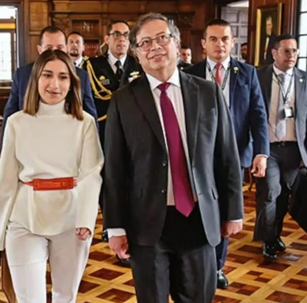 Escolta de Laura Sarabia fue herido en medio de un atraco en Bogotá, cuando hombres armados le dispararon en uno de sus brazos cuando se movía en camioneta