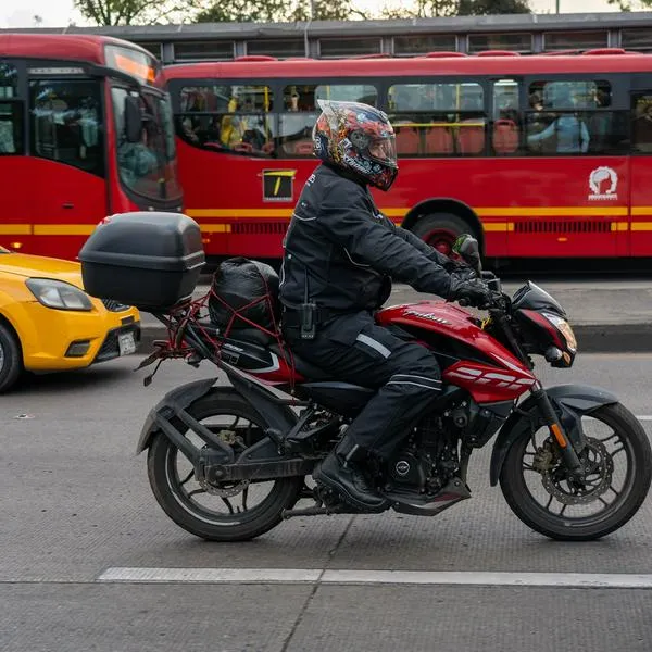 Así debe cambiar el color de una moto en Colombia.