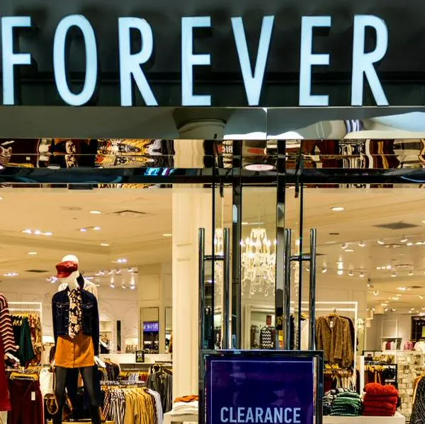 Tienda de Forever 21, marca que anunció su salida de Colombia y tiene rebajas desde $ 60.000 en ropa