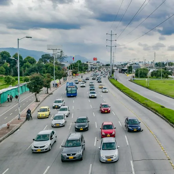 Precio de la gasolina hoy podría subir en Colombia y el plan del Gobierno es subsidiar algunos peajes.