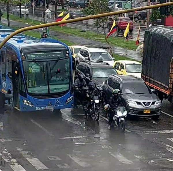 Movilidad en Bogotá hoy: fuerte lluvia en el norte de Bogotá complica tráfico