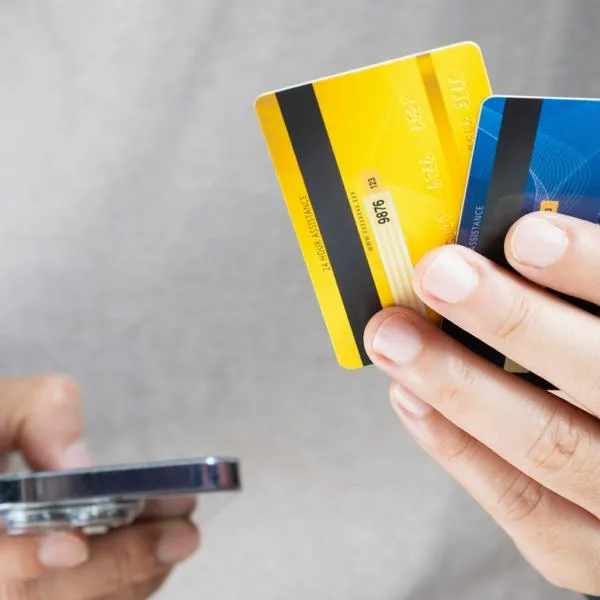 "Es peligroso": aviso por movida con tarjetas de crédito que hacen millones de colombianos