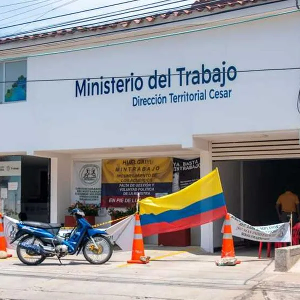 Debate por pagos retrasa fin de huelga en Ministerio del Trabajo