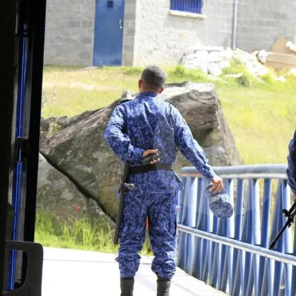 Dragoneante del Inpec abusó sexualmente de una mujer condenada en una cárcel y fue destituido por 20 años 