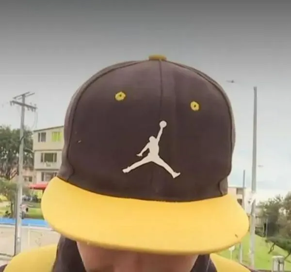 Cuánto valen las gorras por las que jóvenes se pelean a muerte en Bogotá jóvenes Bogotá