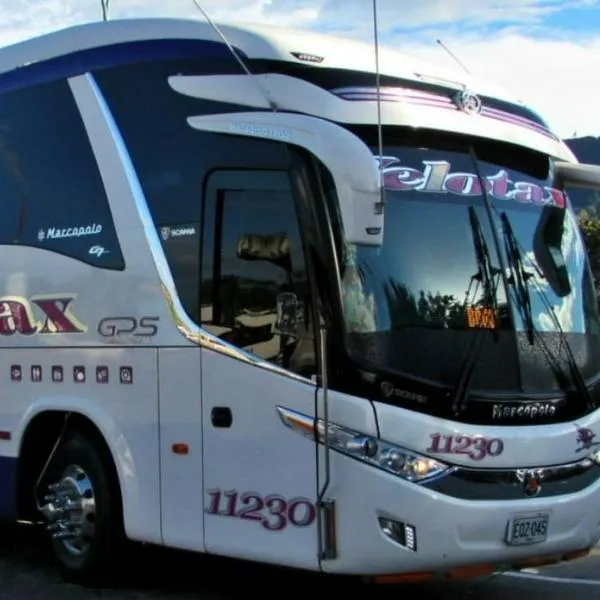 Avisan que pasajes de buses intermunicipales se pondrán más caros: alistan medida por la posible alza a los peajes en Colombia.