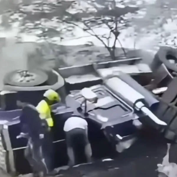 Tractomula se quedó sin frenos y se volcó en la vía Bogotá-Girardot.