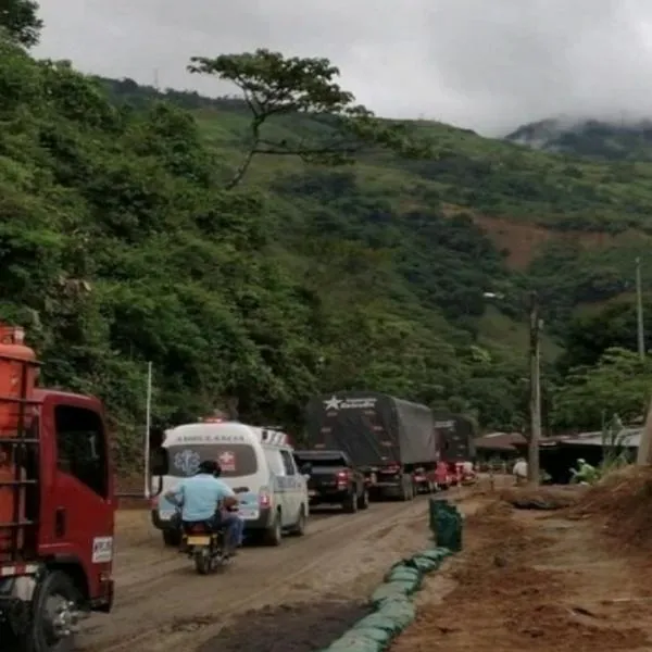 Unas 30 vías en Antioquía registran algún tipo de novedad por deslizamientos de tierra. Las carreteras se han visto afectadas por las fuertes lluvias. 