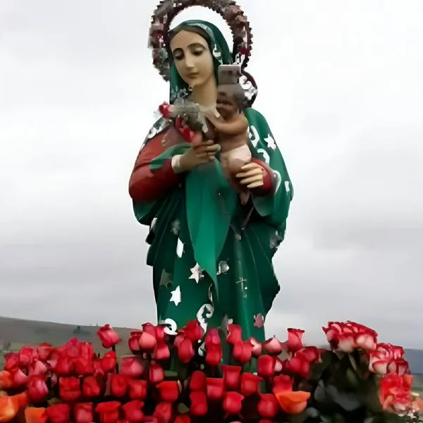 Oración a la Virgen de Soracá para solicitar un milagro, petición o ayuda. Muchos recurren a ella en momentos de enfermedad, dificultades económicas y más.