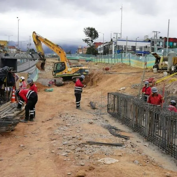 Se vienen largos trancones en Bogotá por la construcción del viaducto de la línea 1 del metro. Habrá varios tramos que cambiarán de sentido. 