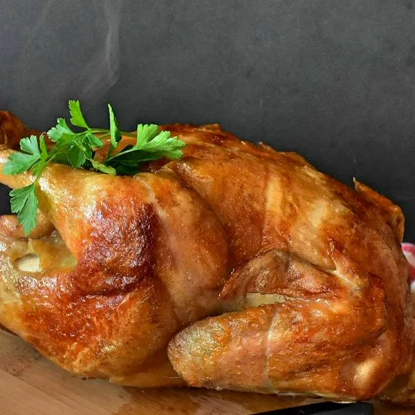 Foto de platillo, en nota de cuáles son los mejores asaderos de pollo en Medellín, dónde quedan y más consejos