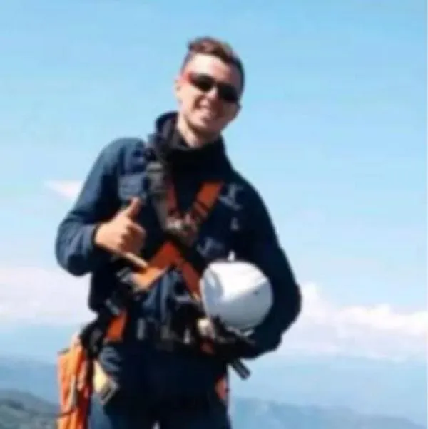Torre eléctrica se desplomó y dejó como saldo a un joven ingeniero sin vida en Santander