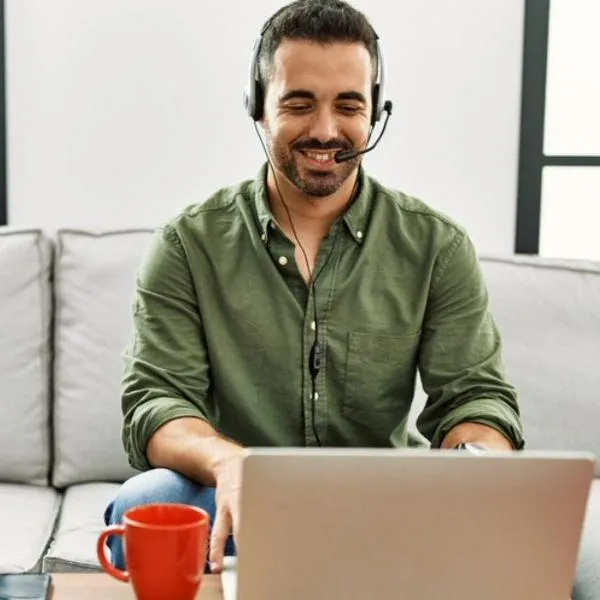 Trabajos virtuales para profesionales colombianos que pagan hasta $ 660.000 diarios; cómo aplicar y qué perfiles buscan.