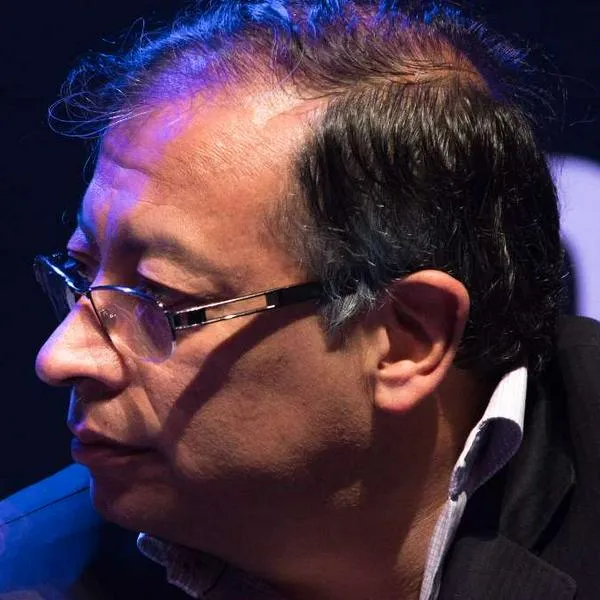 Suspenden a funcionarios de Gustavo Petro por nombrar a embajador de México