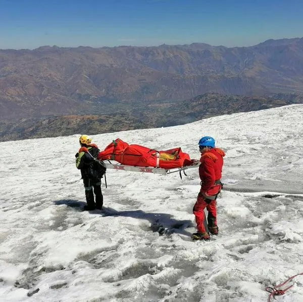Hallan el cuerpo momificado de un turista desaparecido hace 22 años en un nevado en Perú