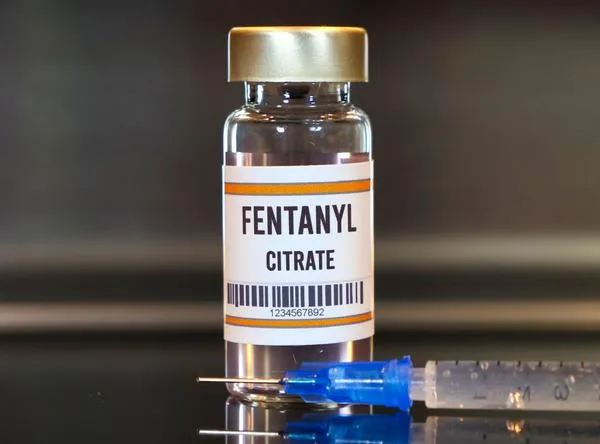 Incautan 1.300 unidades de fentanilo ocultas en vehículo de encomiendas en vías de Sucre
