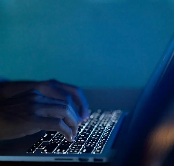 ¿Cómo saber si sus datos están en la dark web? 