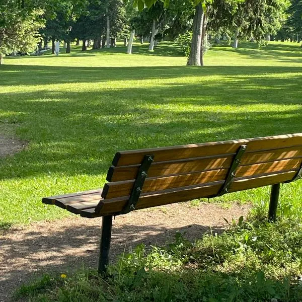 Prohíben consumo de drogas en parques de Montería, Colombia, para proteger niños