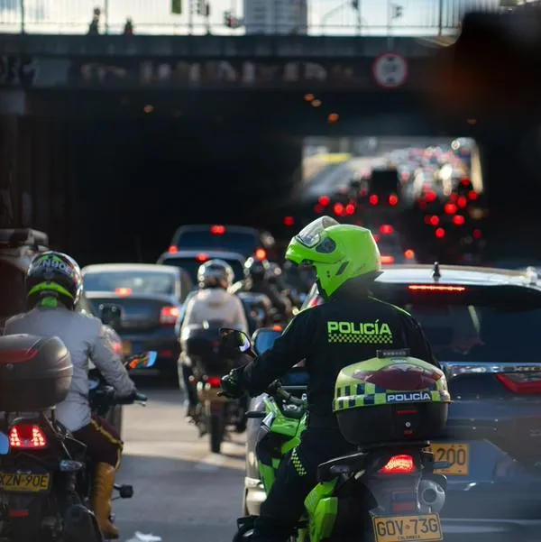 Multas a motociclistas propietarios que olvidaron pagar semaforización
