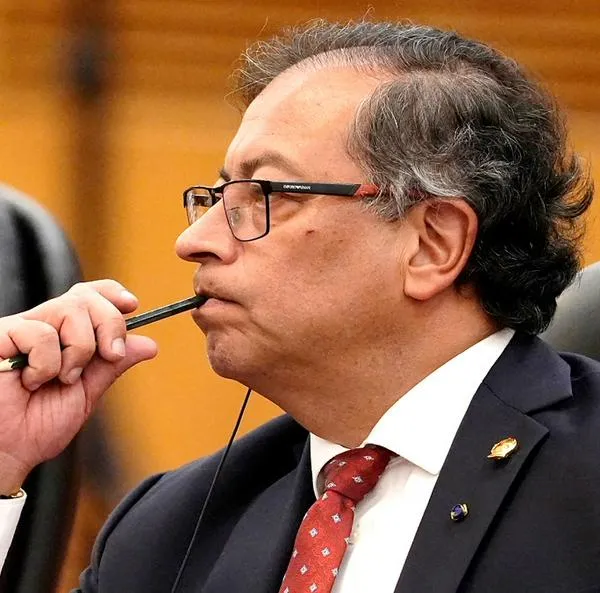 Petro culpa a las EPS por fraude en cobros de accidentes de tránsito, pero nada que ver