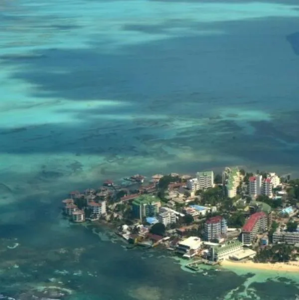 Barco repleto de migrantes naufragó en San Andrés y hay 10 desaparecidos