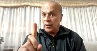 Carlos Antonio Vélez, que tiene doble nacionalidad: dijo ser colombiano y español