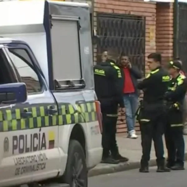 Mujer murió en medio de balacera en Bogotá por culpa de una bala perdida y a pocos metros de un colegio, donde habían varios menores de edad. 