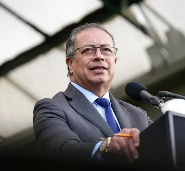 Presidente Petro salió en defensa de Daniel Rojas tras críticas por mensajes ofensivos