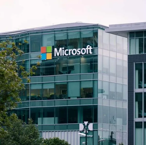 Microsoft obliga a sus empleados en China a usar iPhone: ¿Por qué?