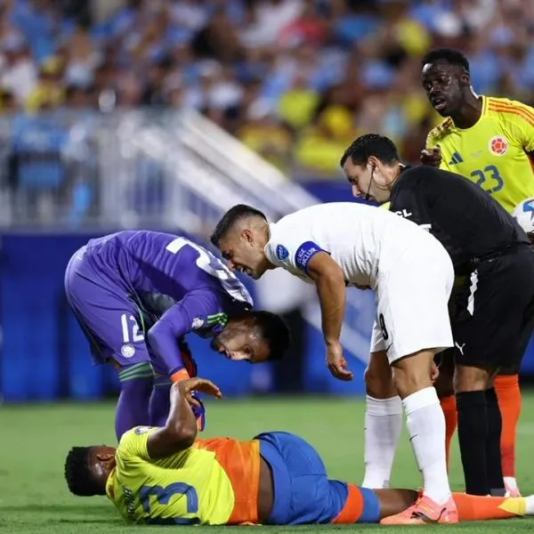 Yerry Mina y Luis Suárez se dijeron de todo: fuerte cruce en Colombia vs Uruguay