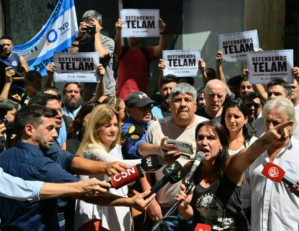 Tras 128 días de movilización, la agencia de noticias Télam reabre con personal reducido