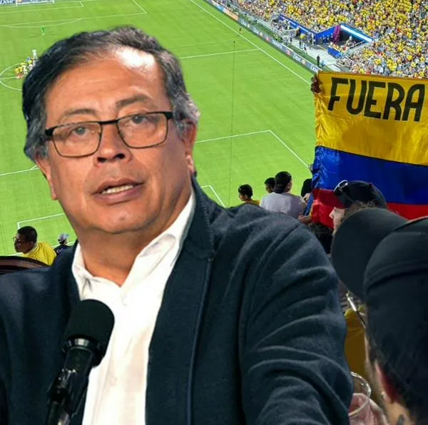 Bandera de Fuera Gustavo Petro se vio en el partido Colombia vs. Uruguay.