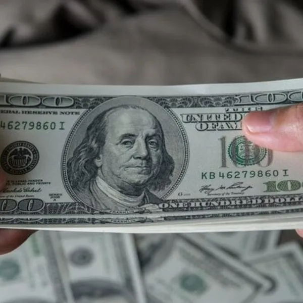 Dólar en casas de cambio de Colombia está cerca de $ 3.800