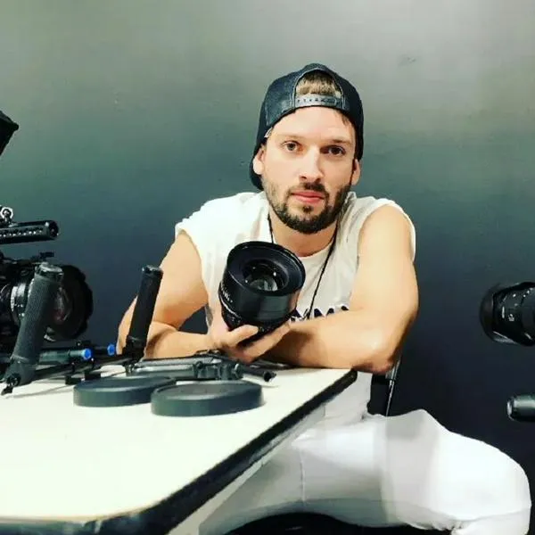 Andrés Fierro, en nota sobre qué pasó con la actriz que es mamá de su hijo