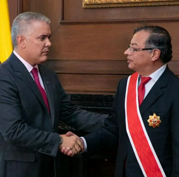 Petro le responde a Duque por críticas al fast track.