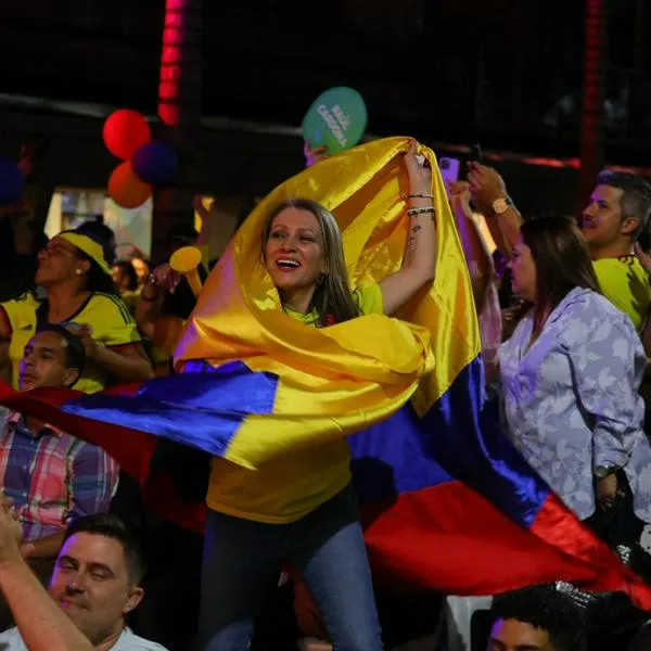 Hinchas de Colombia, en nota sobre cuánto vale un día cívico en Colombia