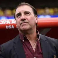 Cuánto vale la camisa de Néstor Lorenzo técnico de Colombia; precio de una en Arturo Calle
