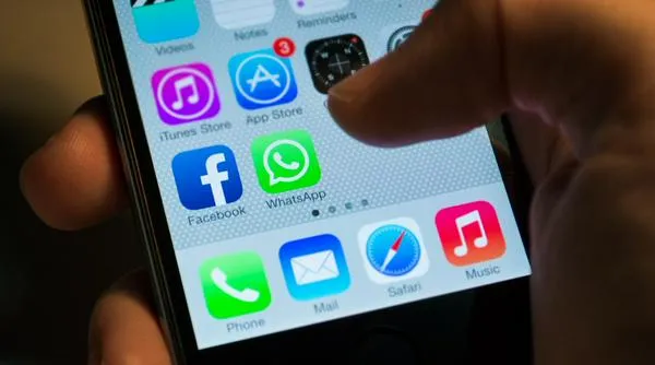 ¿Herramienta para infieles? WhatsApp habilitó el “chat restringido”: oculta conversaciones
