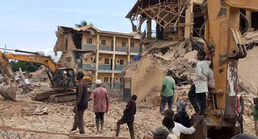 A 21 muertos asciende la cifra de víctimas por derrumbe de un colegio en Nigeria