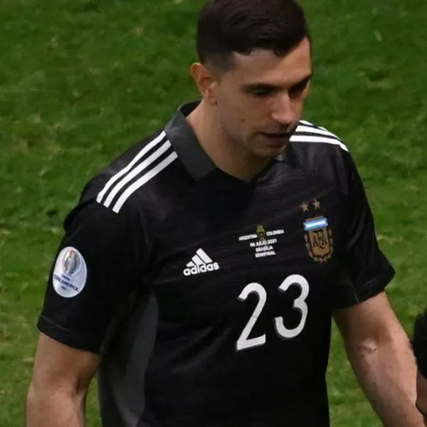 ‘Dibu’ Martínez sorprendió y habló de James Rodríguez, antes de la final de Copa América