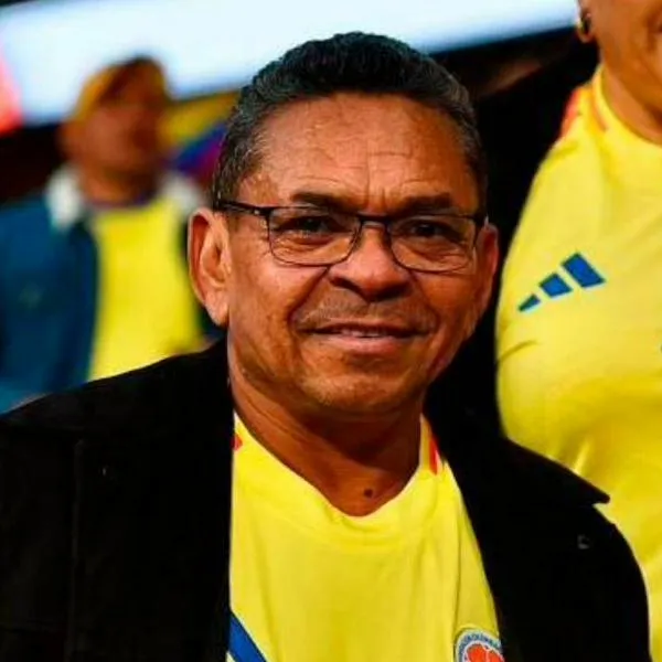 Luis 'Mane' Díaz armó 'parrandón' en Miami y cantó sentidos versos a la Selección Colombia
