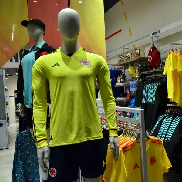 Camisetas originales de la Selección, agotadas a pesar de su alto precio, se vive y se siente la fiebre por la Selección Colombia