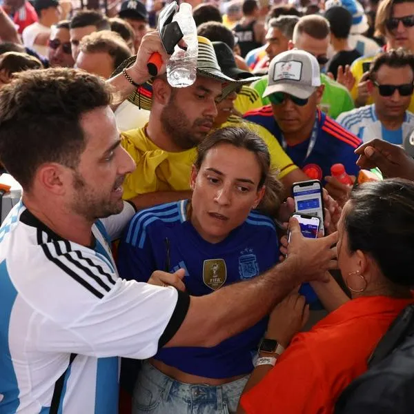 Dos futbolistas de Argentina y Colombia debieron salir por sus familias en medio de los desmanes del estadio Hard Rock 