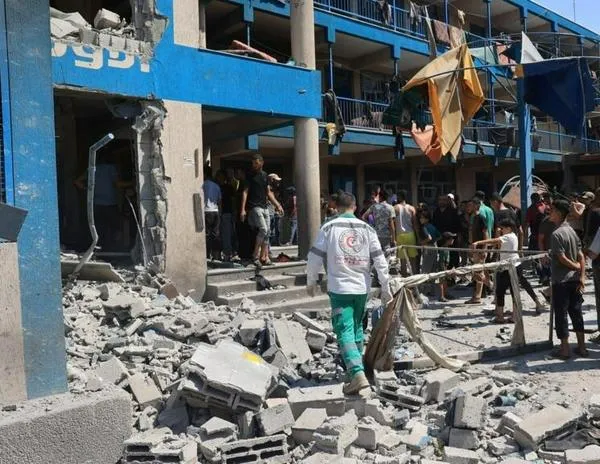 Fallecen 15 personas en un nuevo bombardeo contra una escuela en Gaza