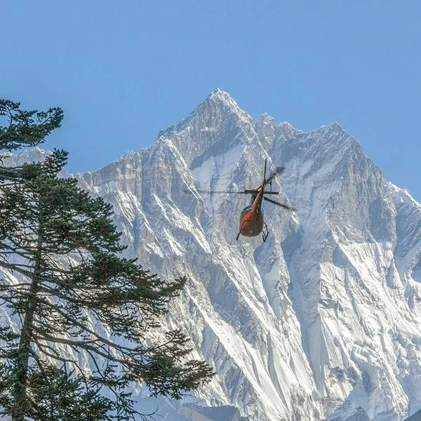 ¿Puede un helicóptero volar hasta la cima del Everest? 