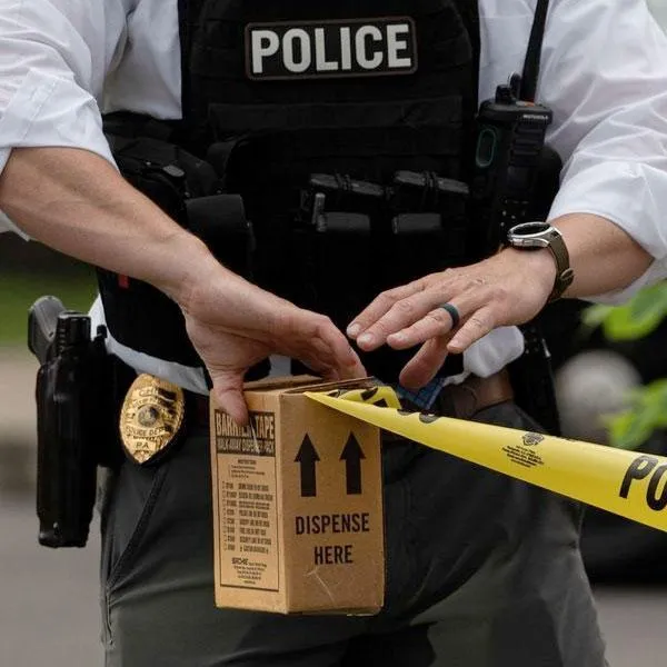Colombiano, acusado de asesinato al  hallar dos maletas con restos de dos abuelos en Inglaterra