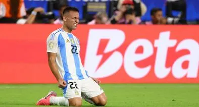 Lautaro Martínez se molestó con Lionel Scaloni.
